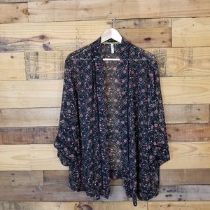 Romantic Floral & Lace Black Kimono Size M…